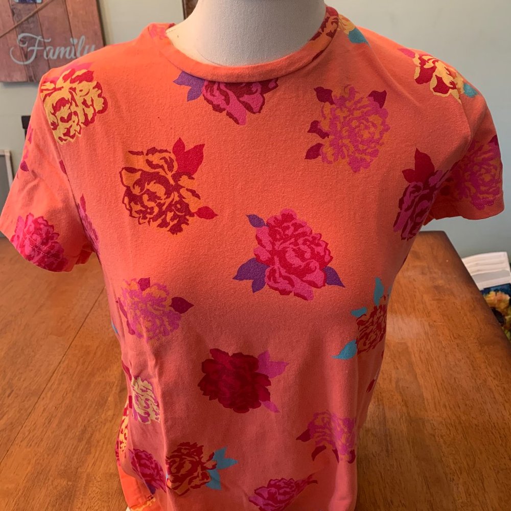 Classic and elegant short sleeve blouse